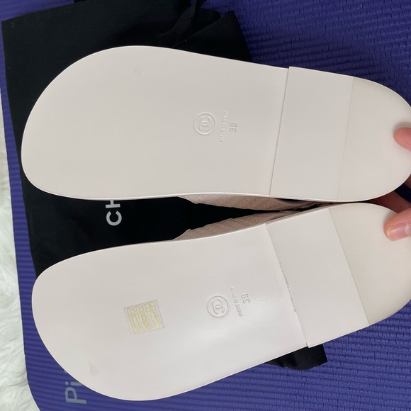 Chanel Dad Sandals pale pink leather gold coin size 39 - Picture 5 of 11